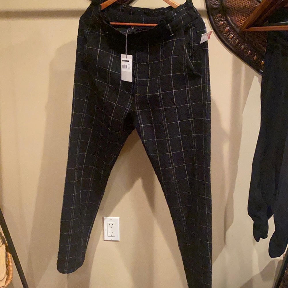 Black& white size 3-4 pants